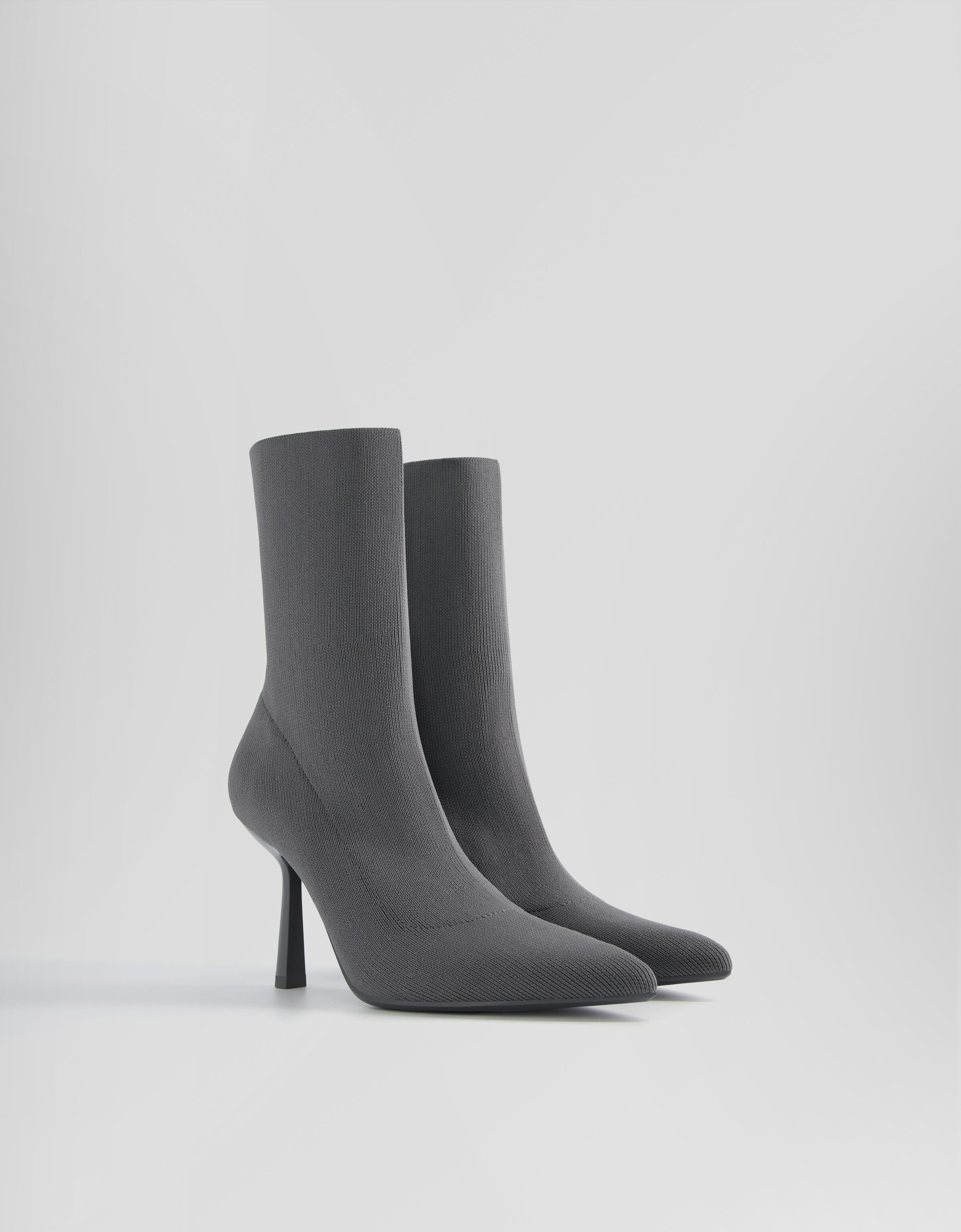 Bottines talon moulantes Femme Bershka