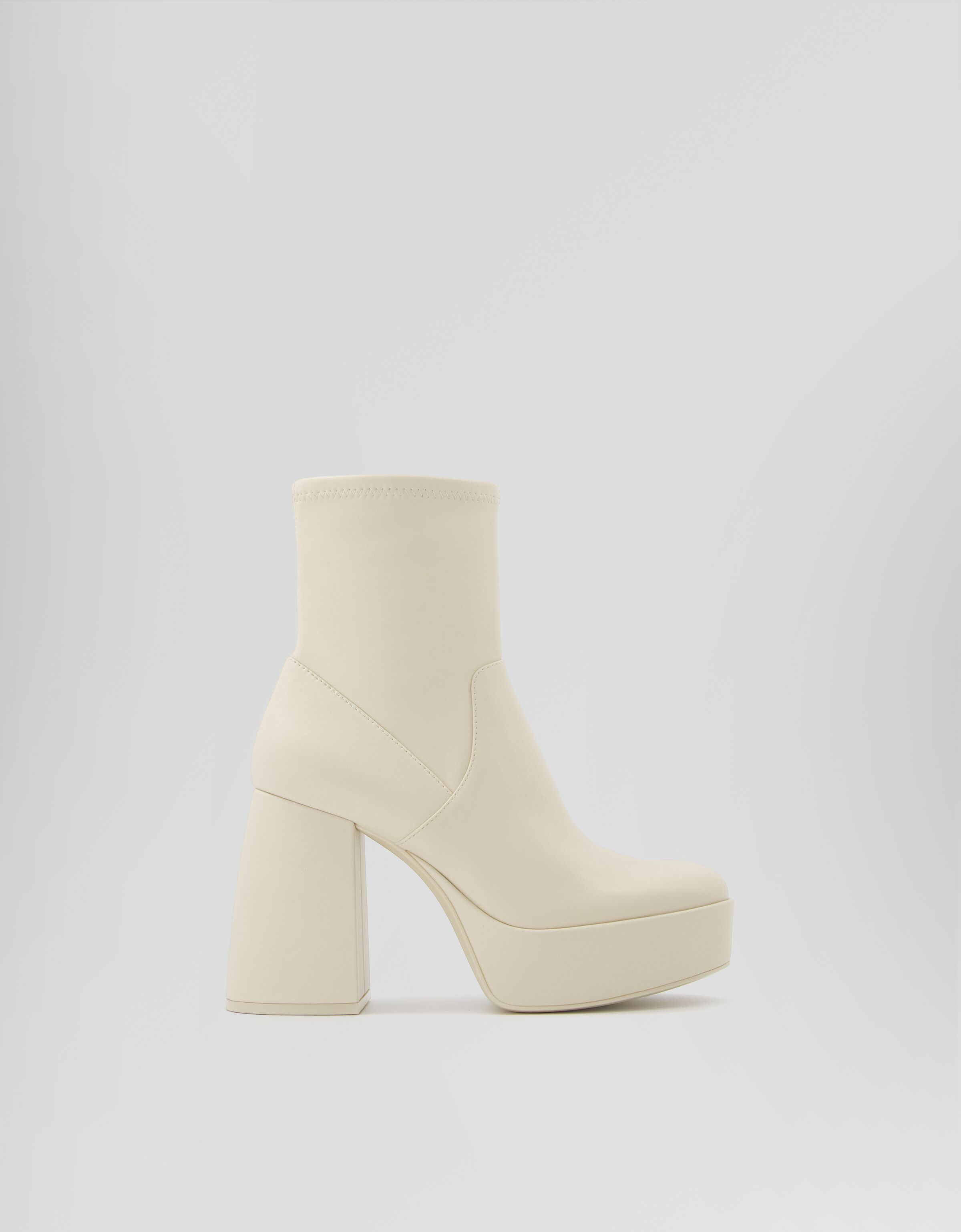 Botas y Botines Mujer Bershka