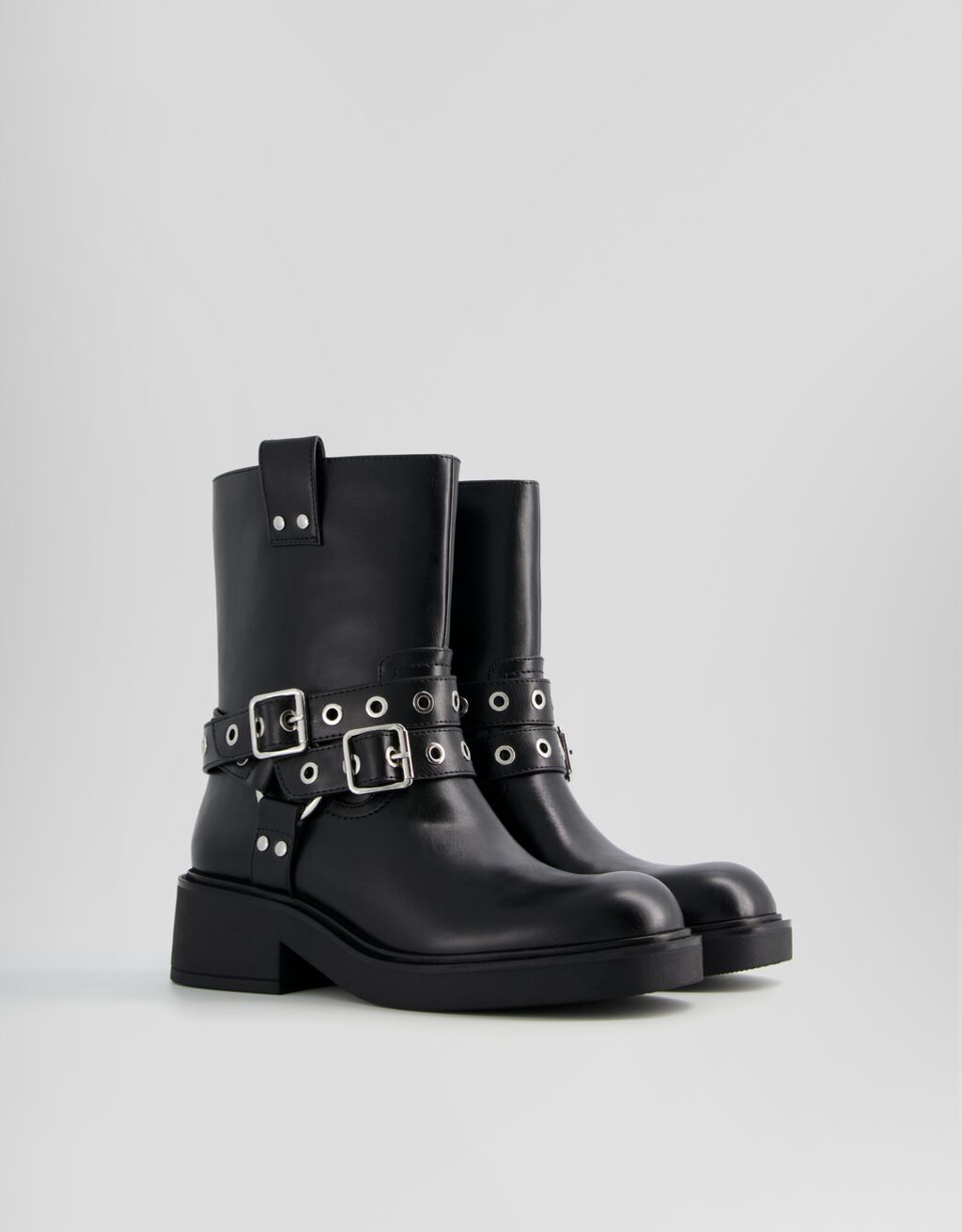 Biker ankle boots with buckle details Women Bershka