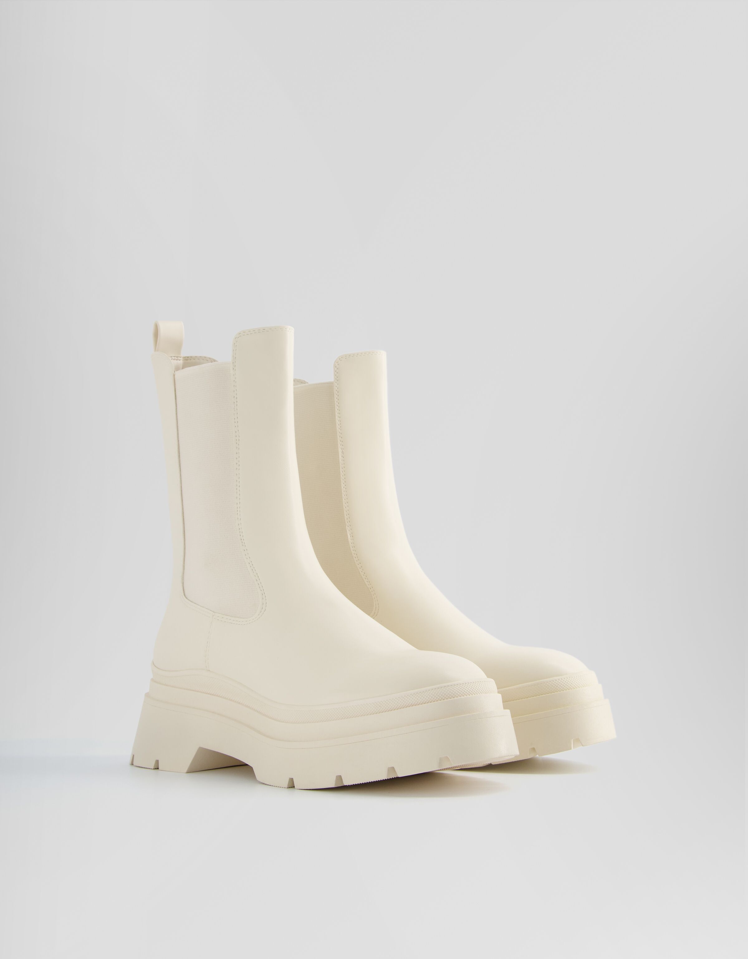 Platte enkellaars met trackzool en stretch Schoenen BSK Teen