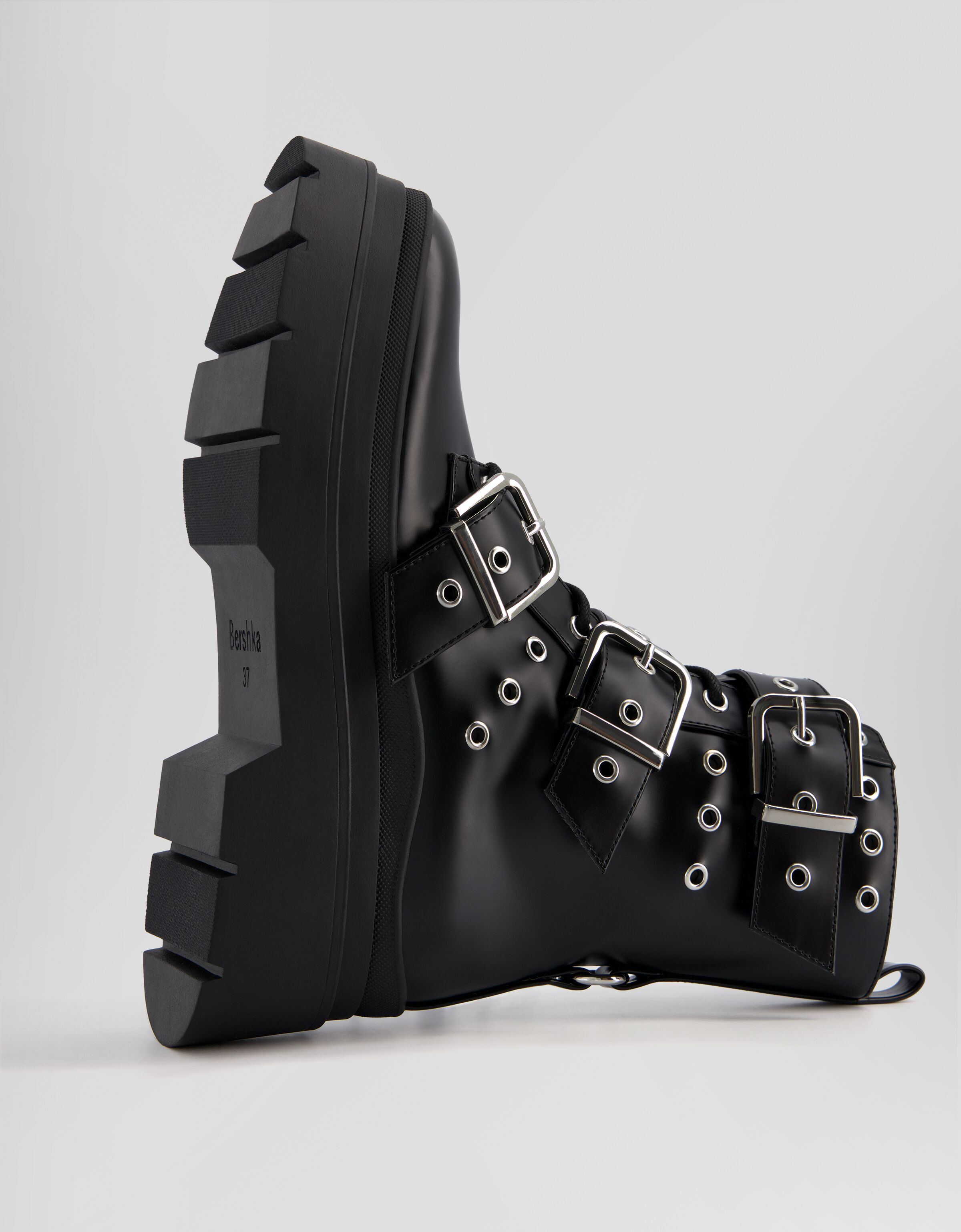 Bershka hotsell long boots