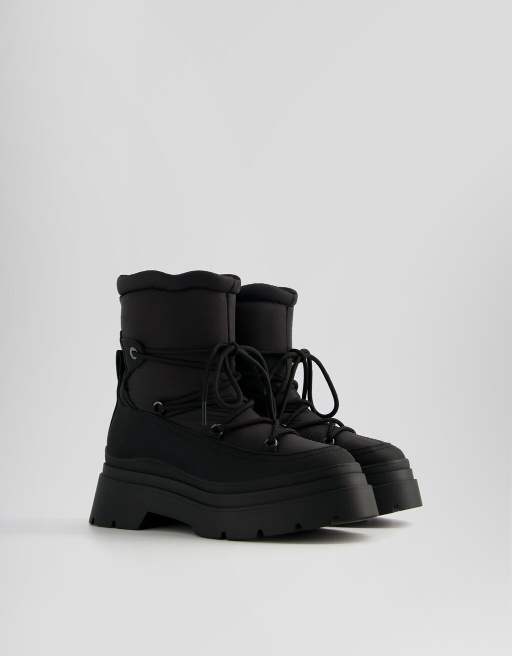 Bottines matelass es lacets Chaussures Femme Bershka