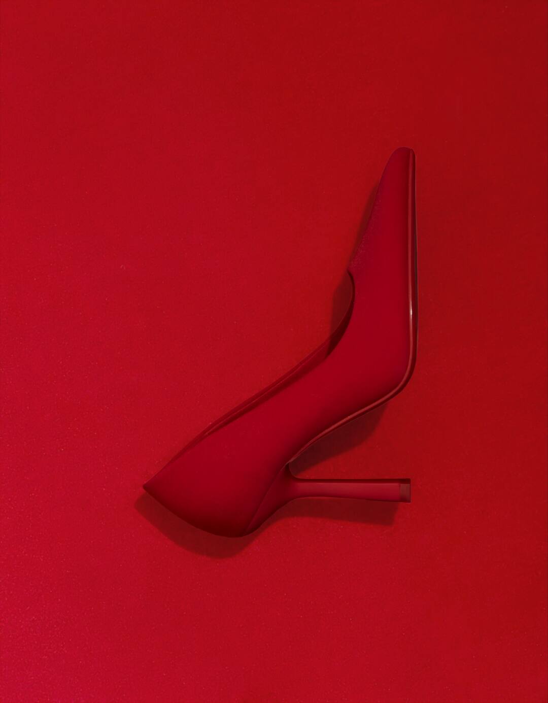 High-heel shoes