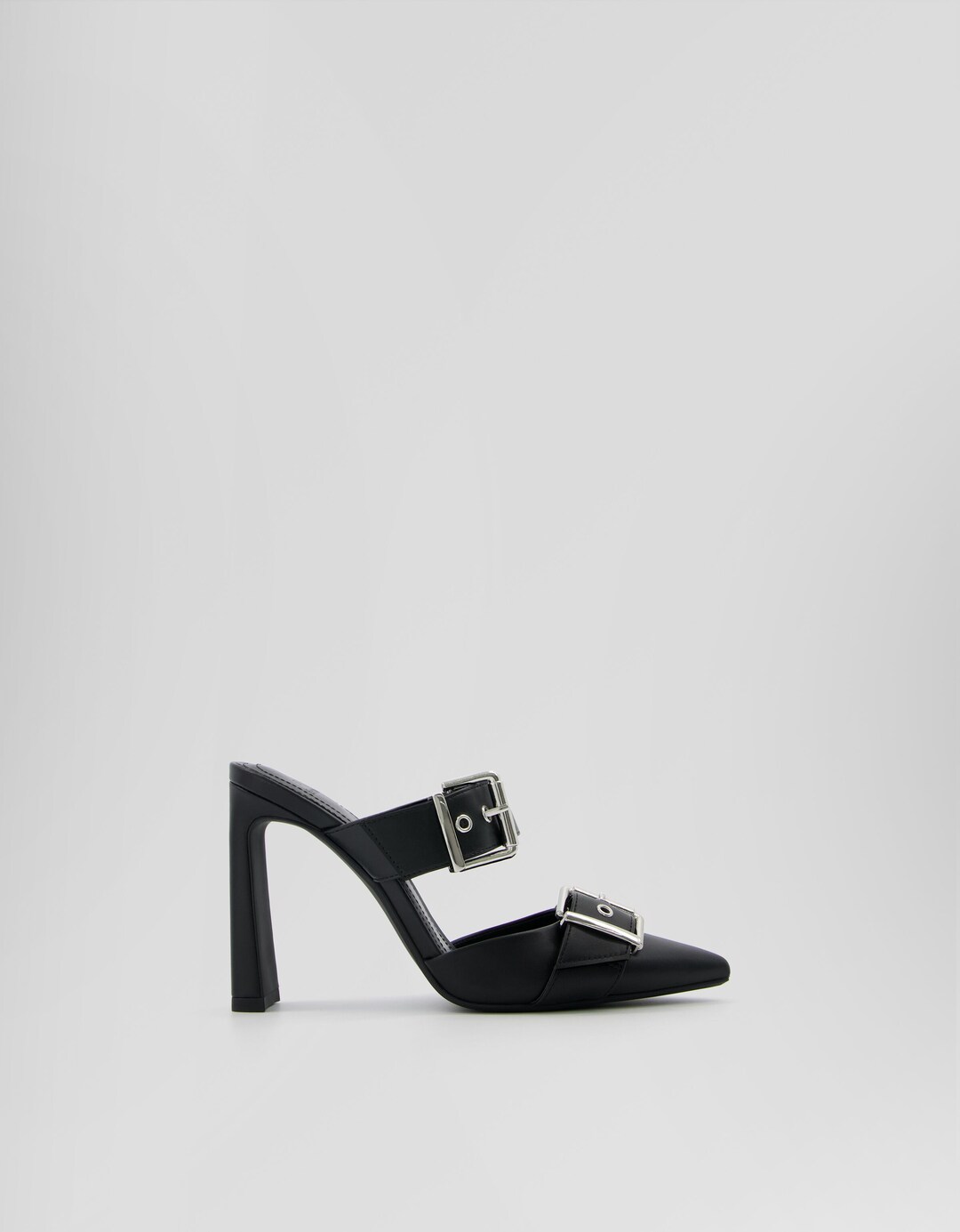 Escarpins type mules boucles