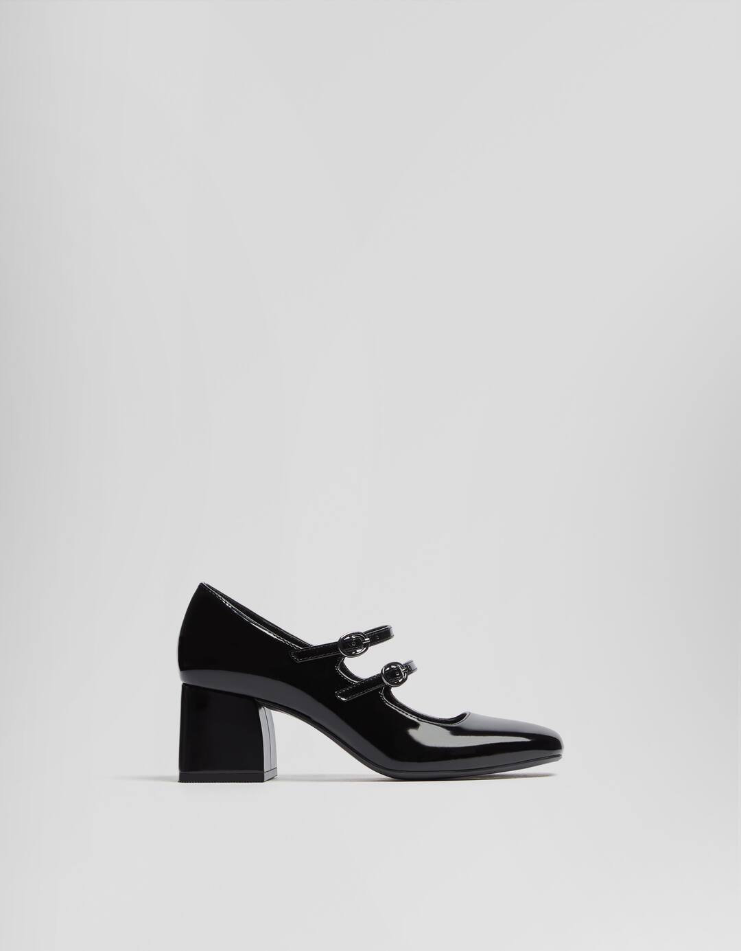 Mary Jane block heel shoes