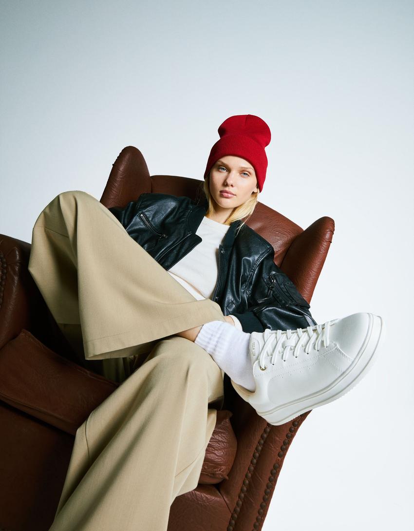 حذاء رياضي متباين-أبيض-1