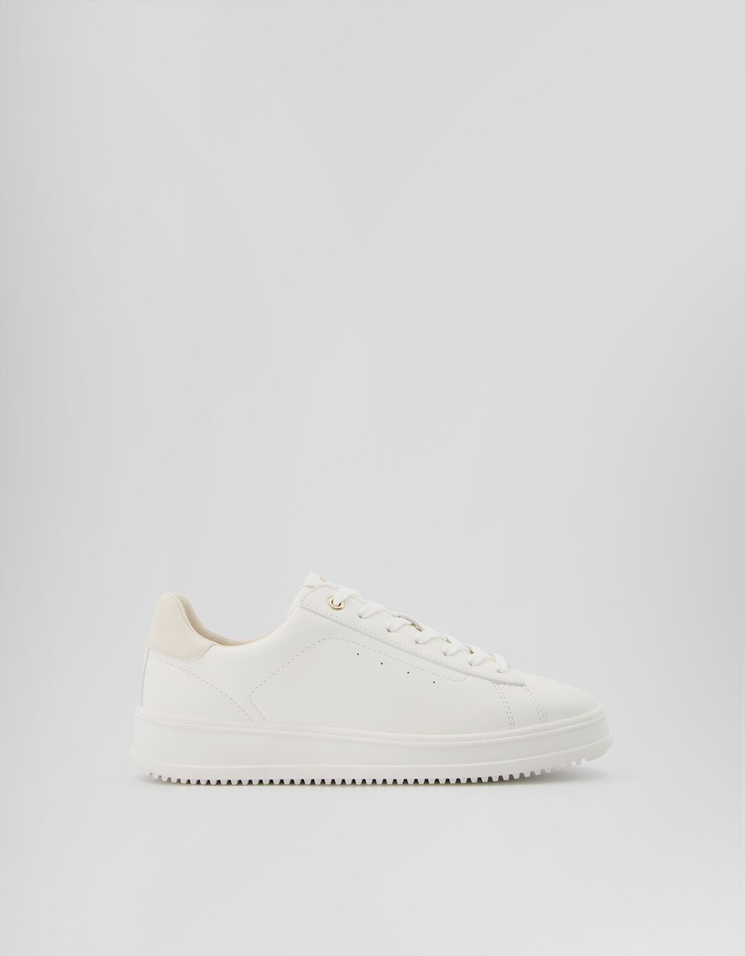 Contrast trainers