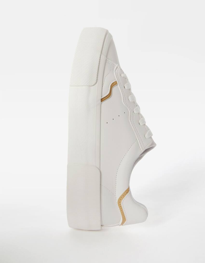 حذاء رياضي بنعل سميك وتفاصيل ممعدنة-أبيض-3