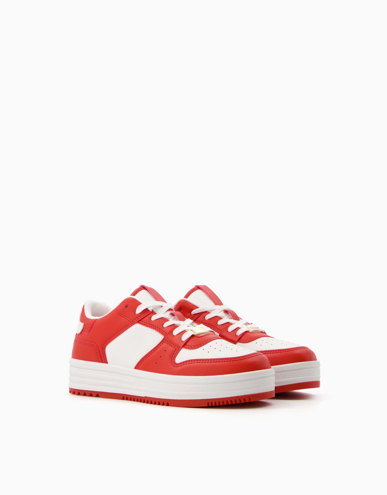Contrast trainers