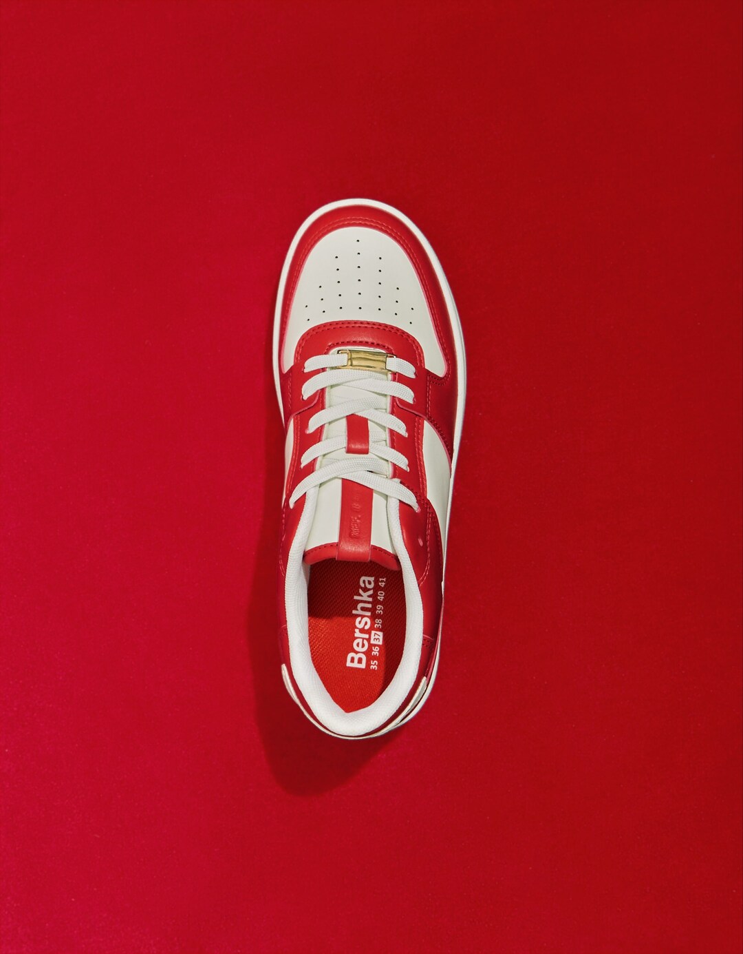 Contrast trainers