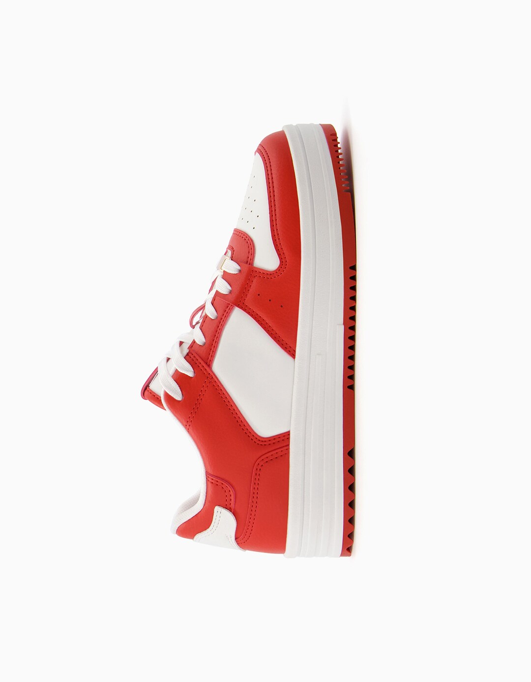 Contrast trainers