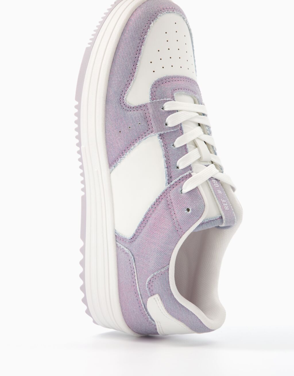 Contrast fabric trainers Shoes Women Bershka