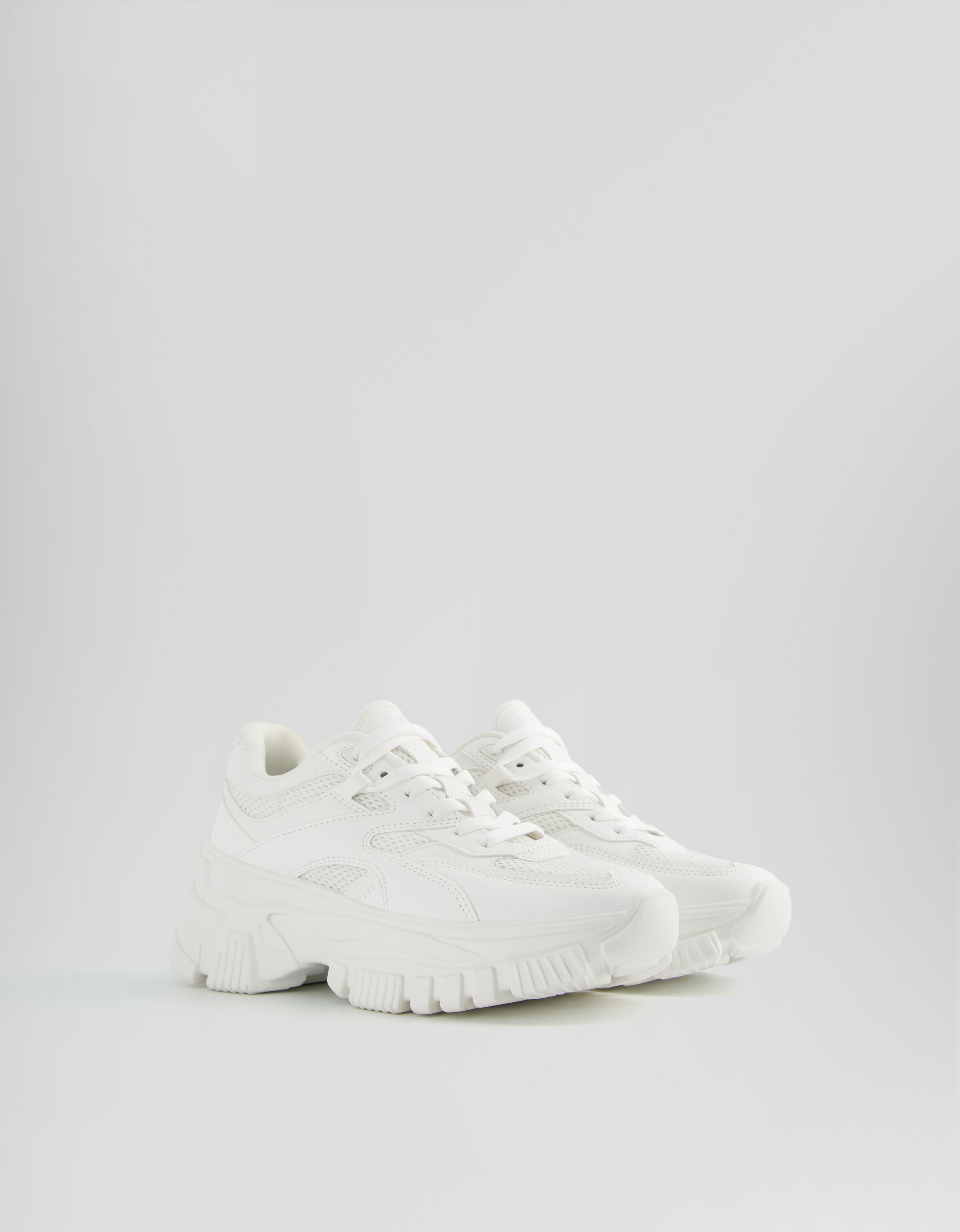 Chunky trainers with contrast mesh detail Women Bershka