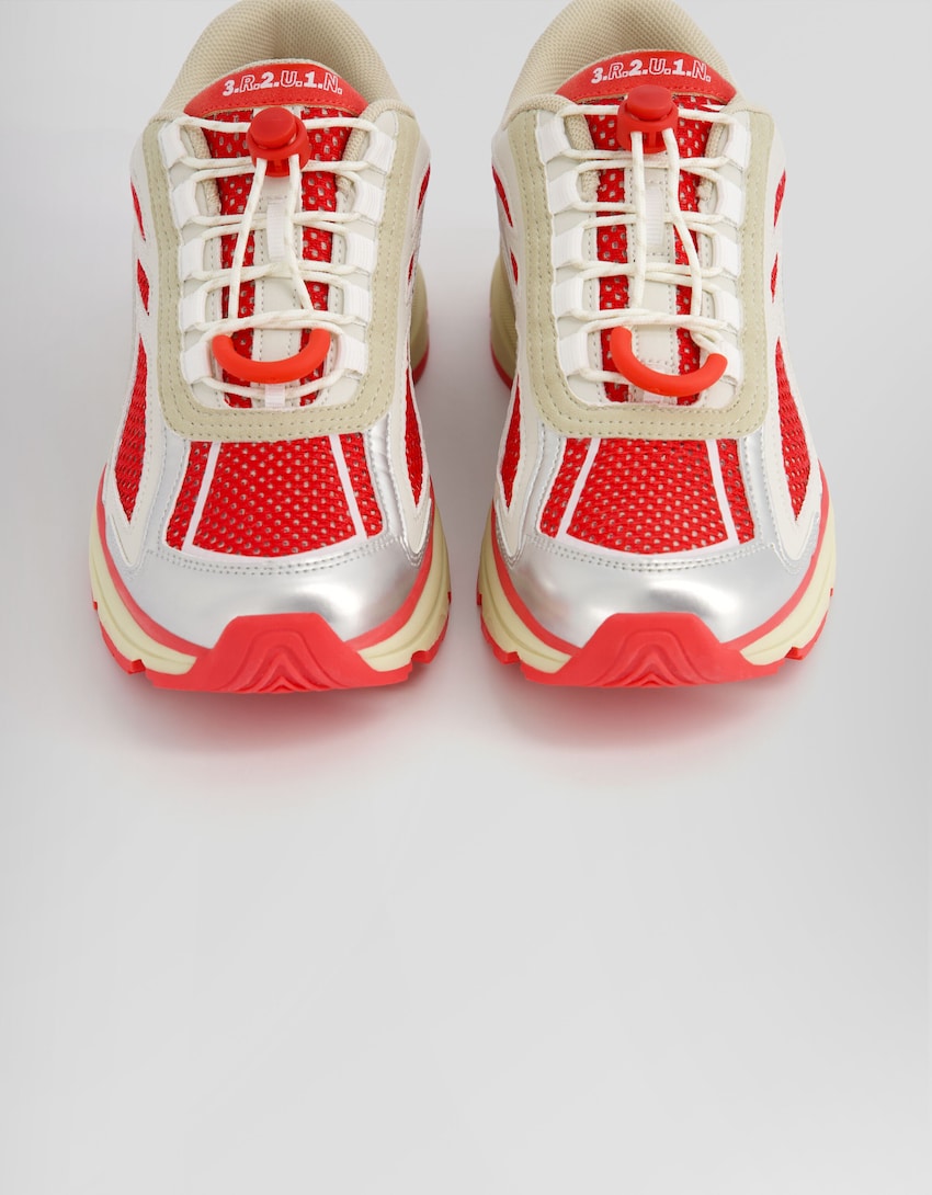 Sneaker mit metallisierten Details und Zuglasche im Trekking-Stil-Rot-1