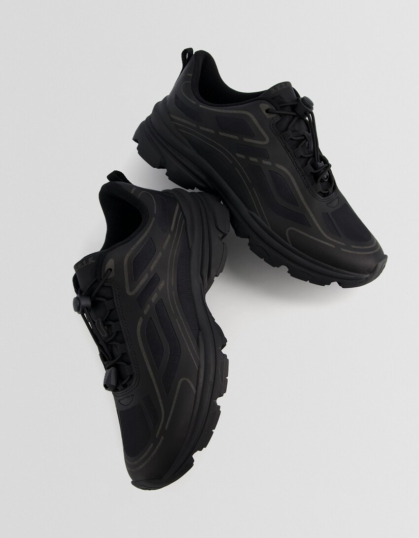 Sneaker mit thermoversiegelten Einsätzen und Zuglasche im Trekking-Stil-Schwarz-5