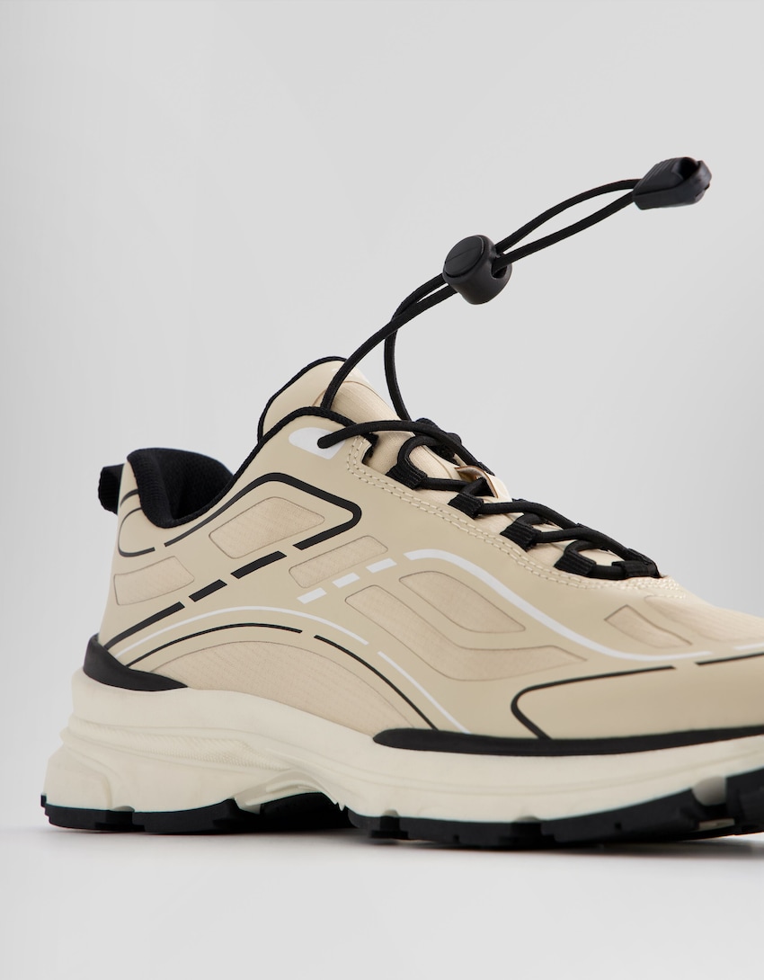 Sneaker mit thermoversiegelten Einsätzen und Zuglasche im Trekking-Stil-Sandfarbe-2
