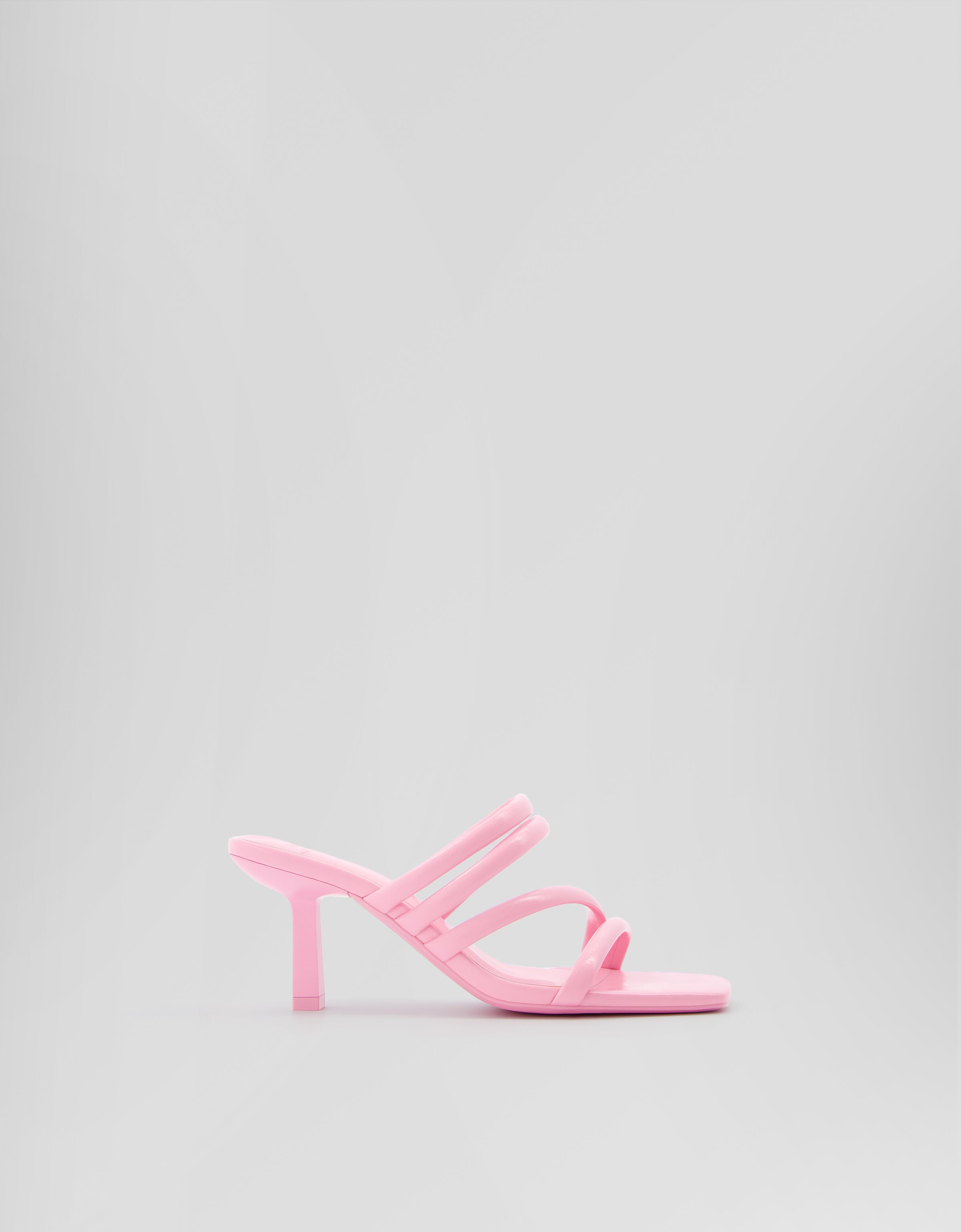 Rebajas en Zapatos para Mujer Promo Hasta 50 Bershka Espa a
