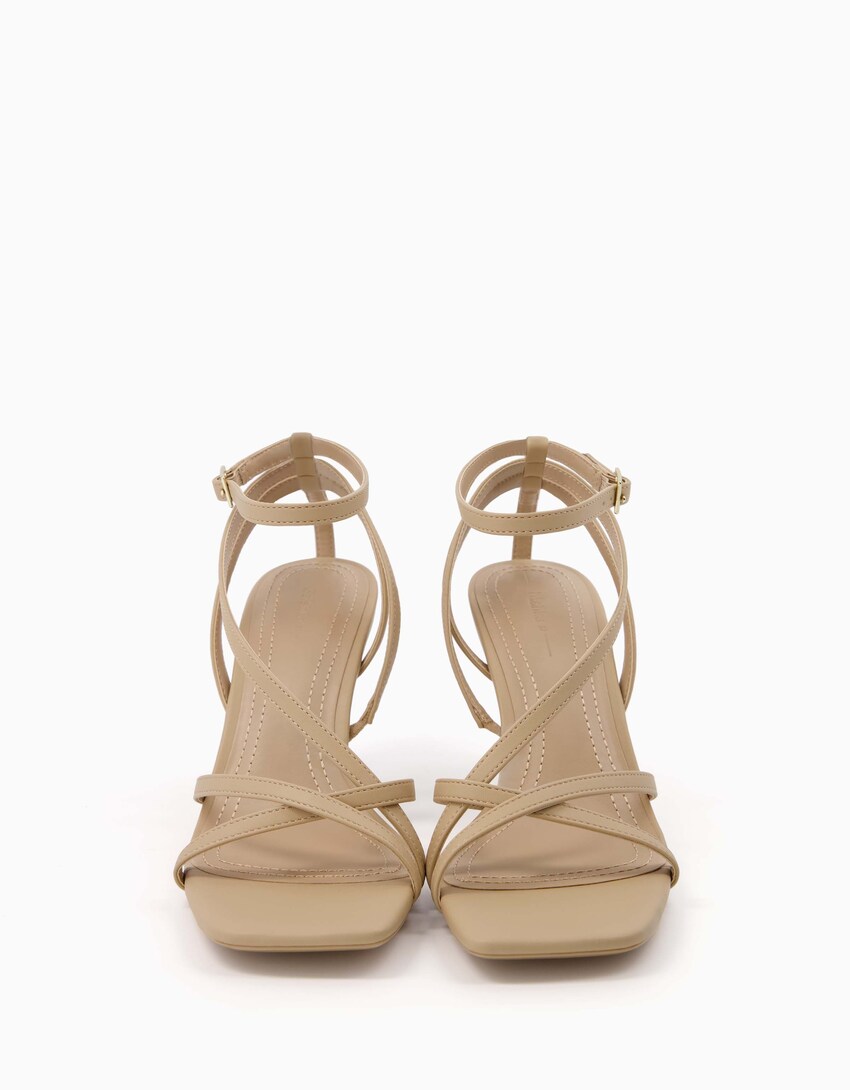 Sandalen mit Absatz und Knöchelriemchen-Sandfarbe-3
