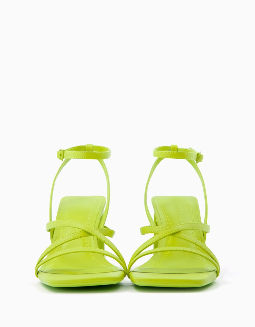 Sandalen mit Absatz und Knöchelriemchen-Grün-3