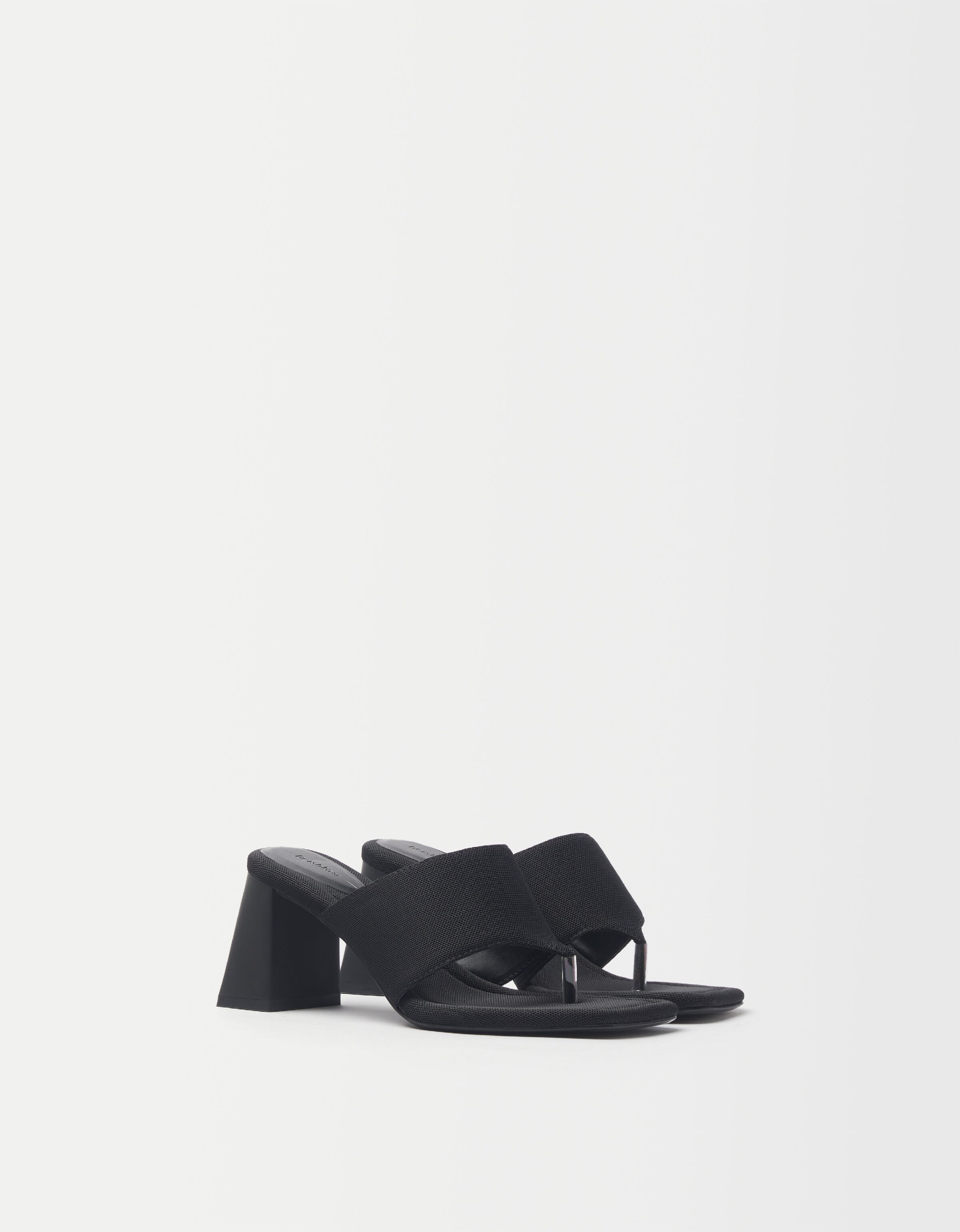Bershka sandali con best sale tacco