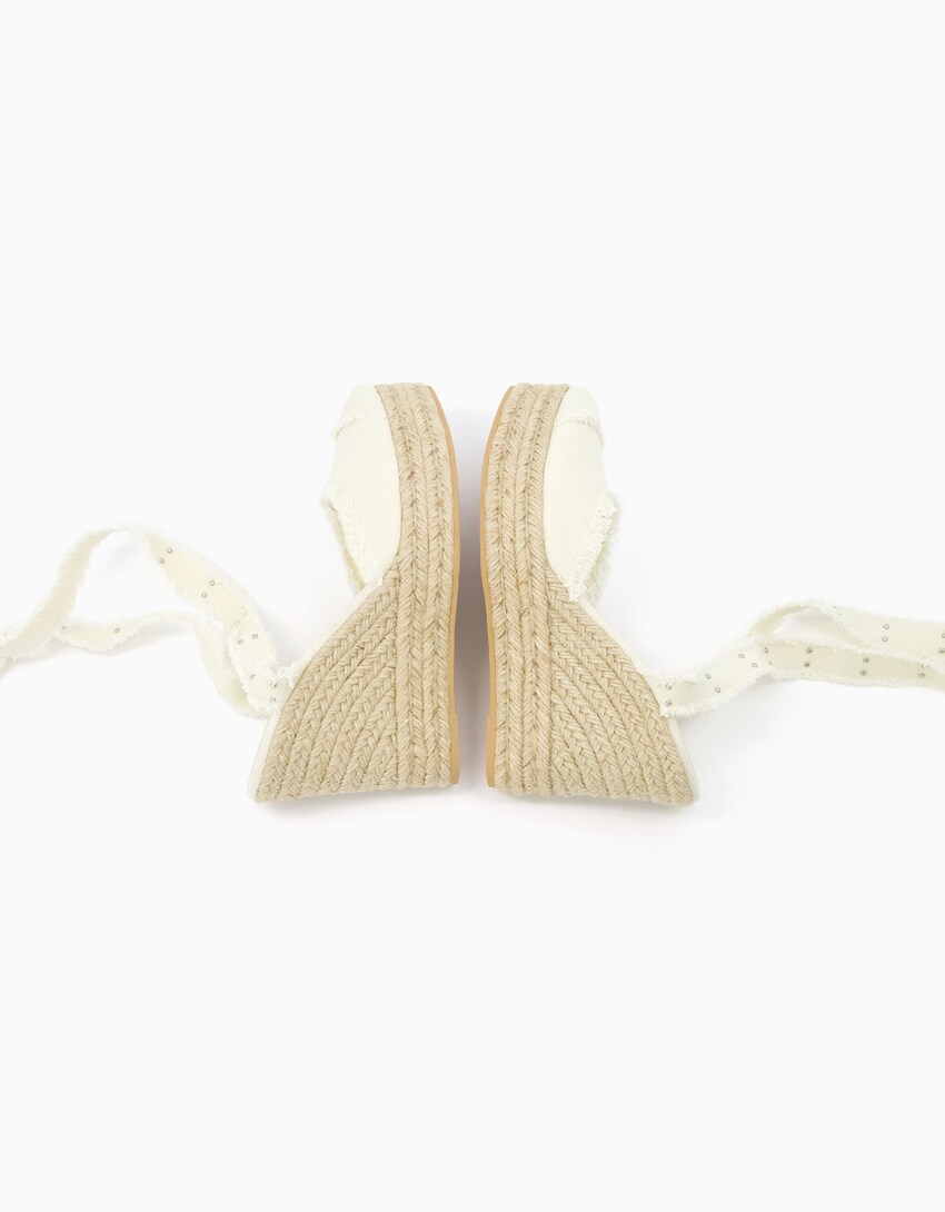 Keilabsatzschuhe aus Jute mit Schnürung und Nieten-Naturell-3