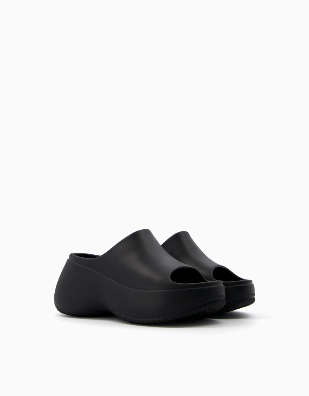 Rubberised platform sandals - Women | Bershka