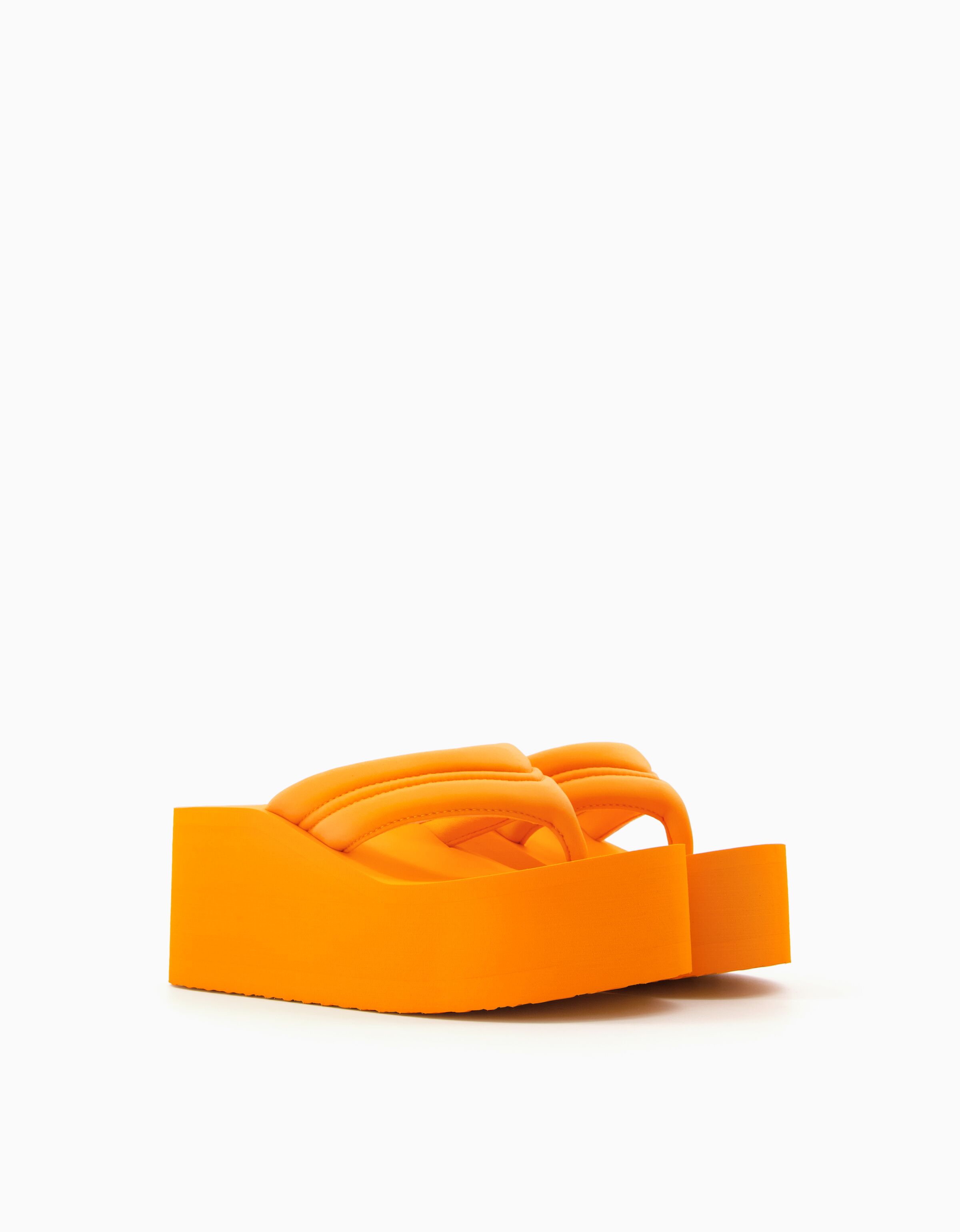 Sandalia plataforma acolchada Mujer Bershka