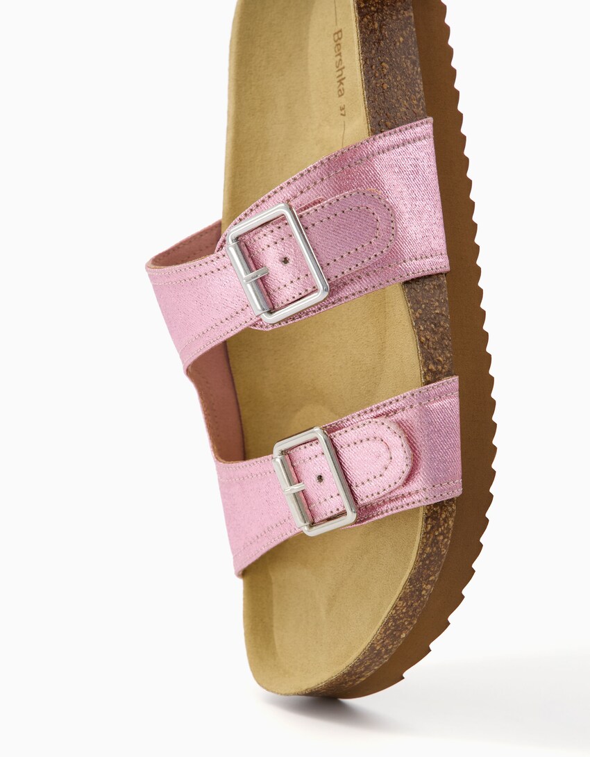 Flache Metallic-Sandalen mit Schnallen-Rosa-2