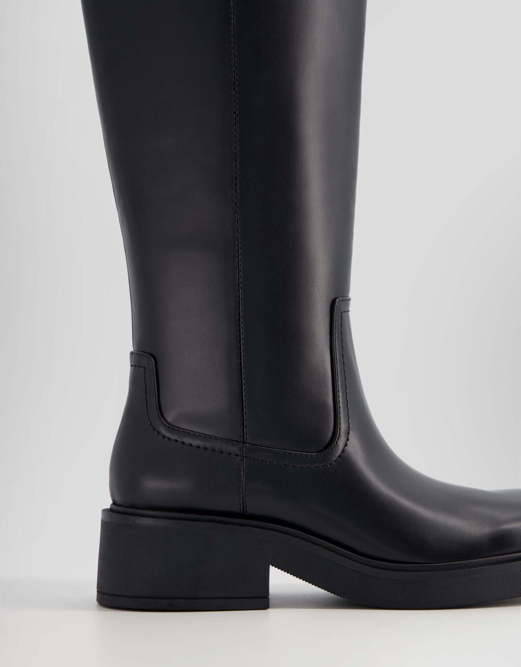 Botas planas básicas Mujer Bershka