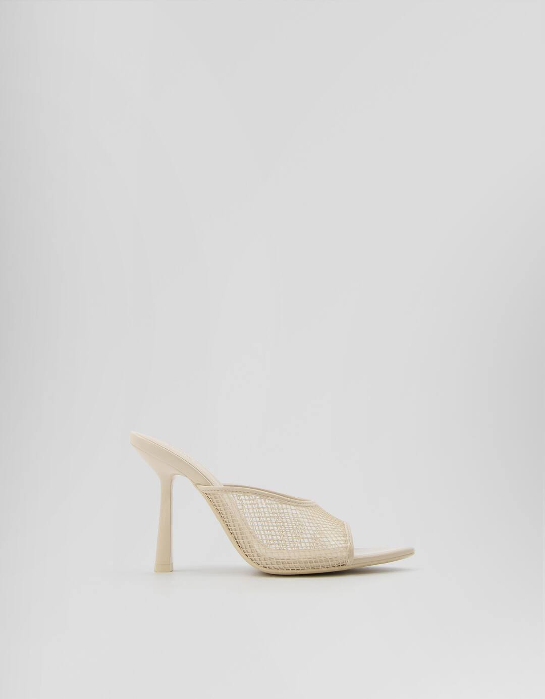 Chaussures à talon et résille