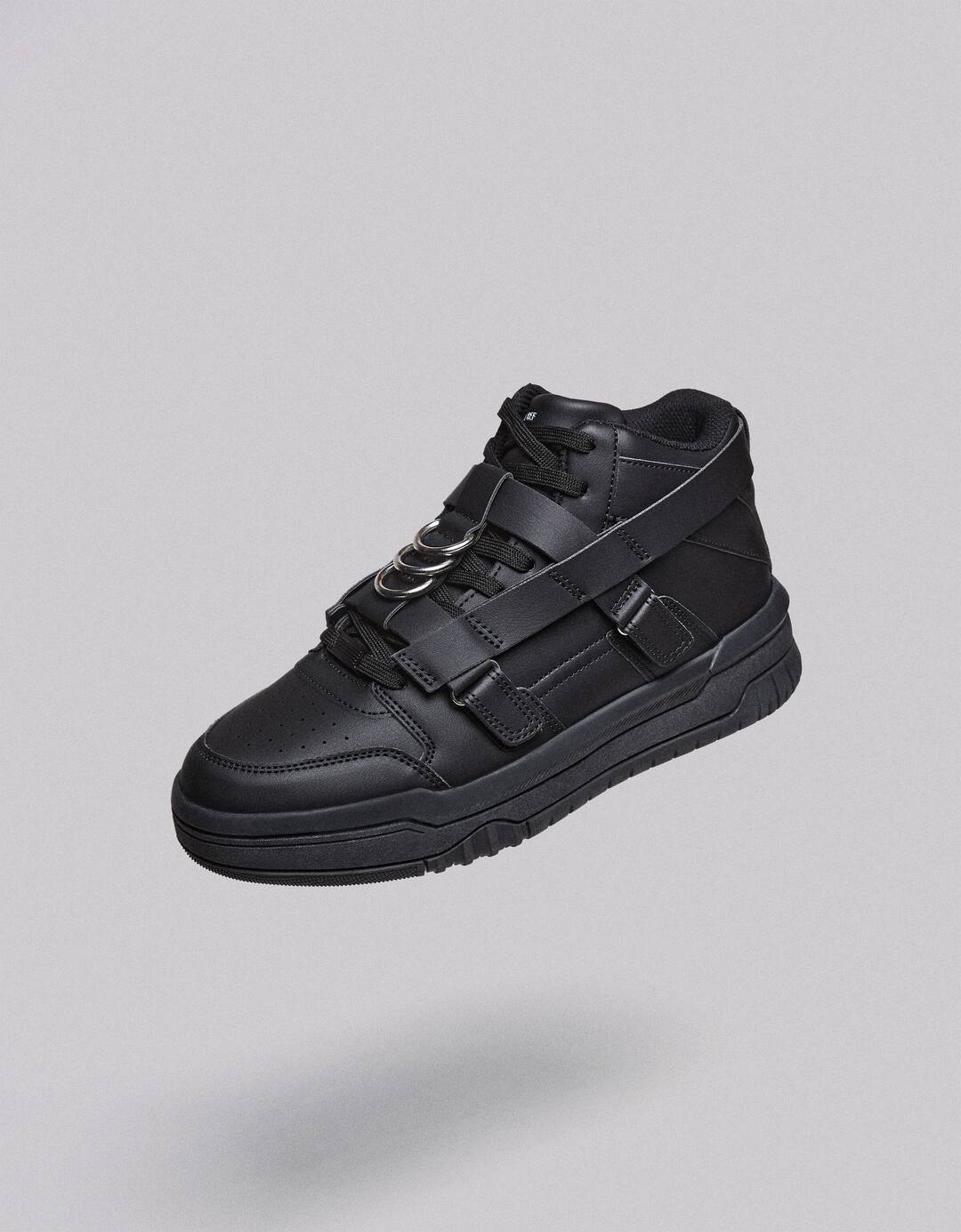 Men’s high-top trainers with removable harness