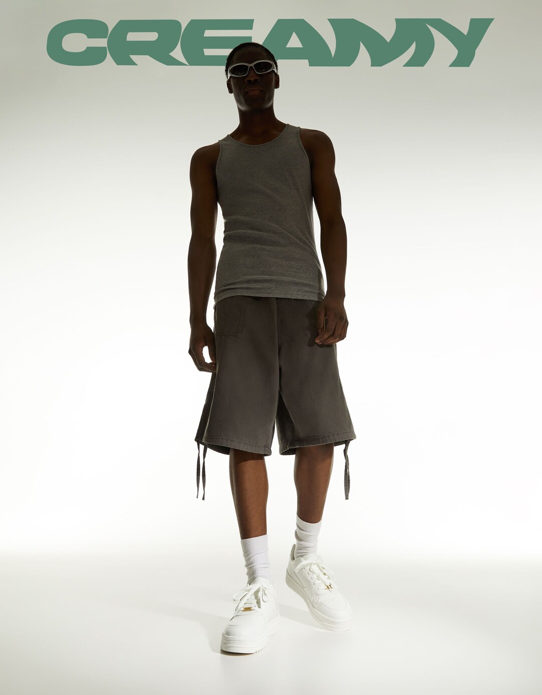 Vīriešu sportiska stila apavi ar ‘BSK’ atslēgu piekariņu