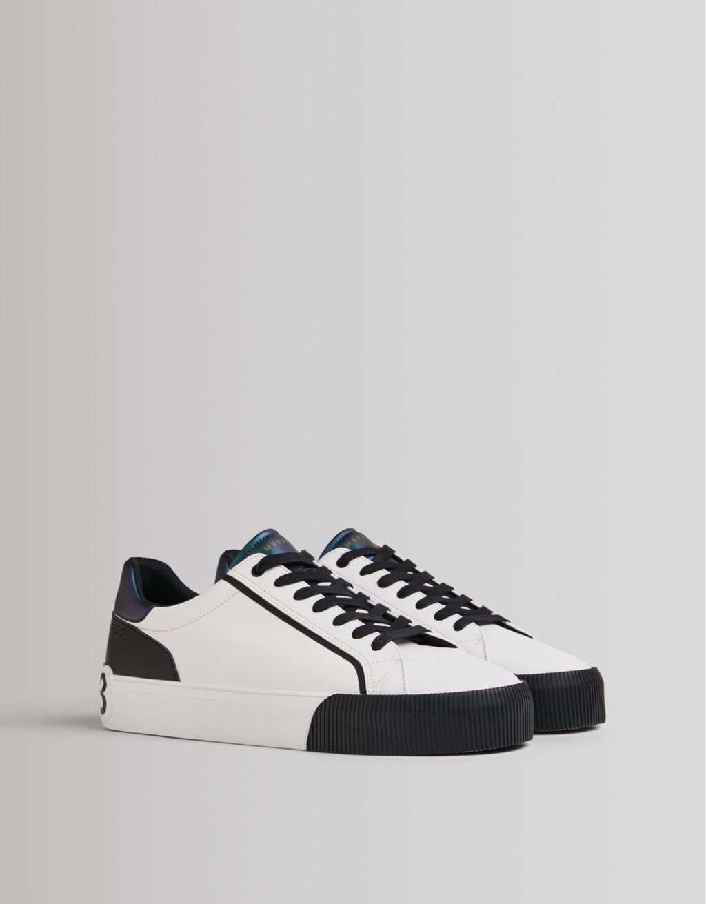 Men s patch trainers View all Men Bershka