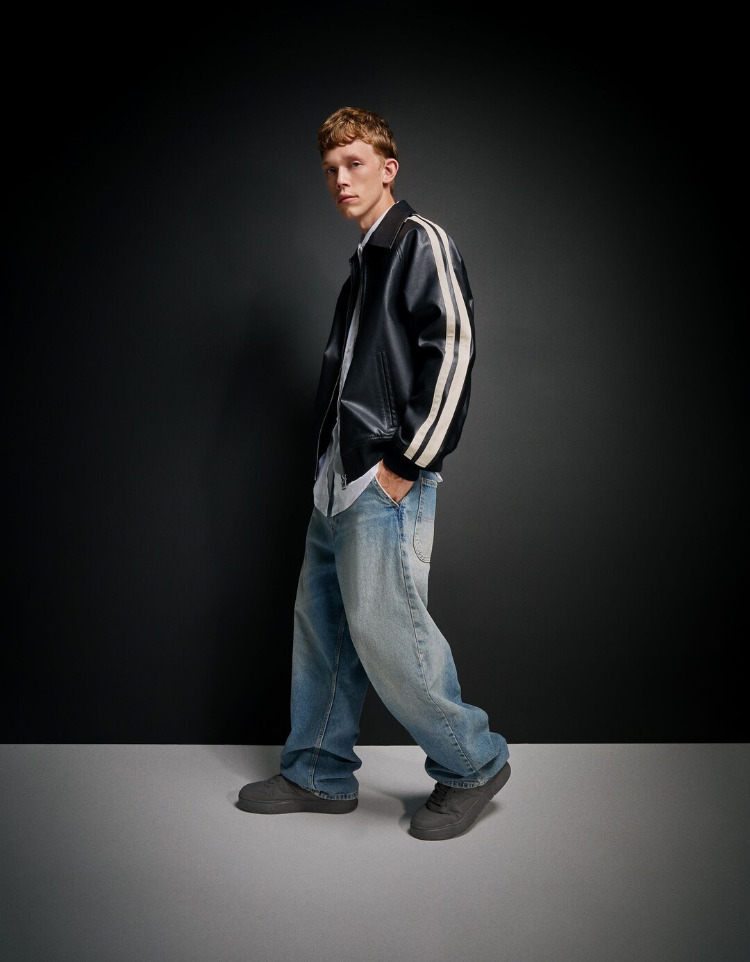 Herren-Sneaker mit mehreren unifarbenen Teilen