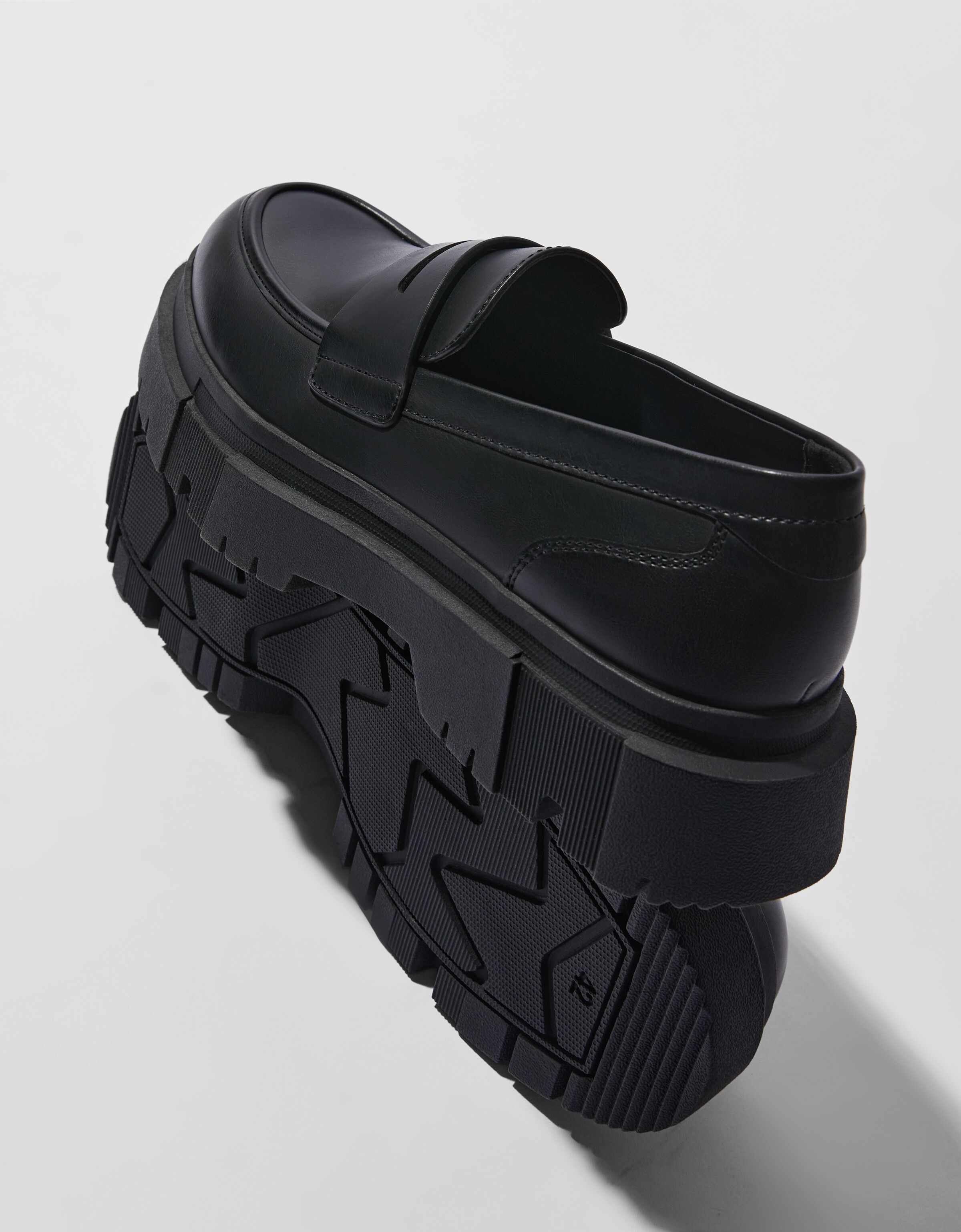 Mocassin bershka 2025