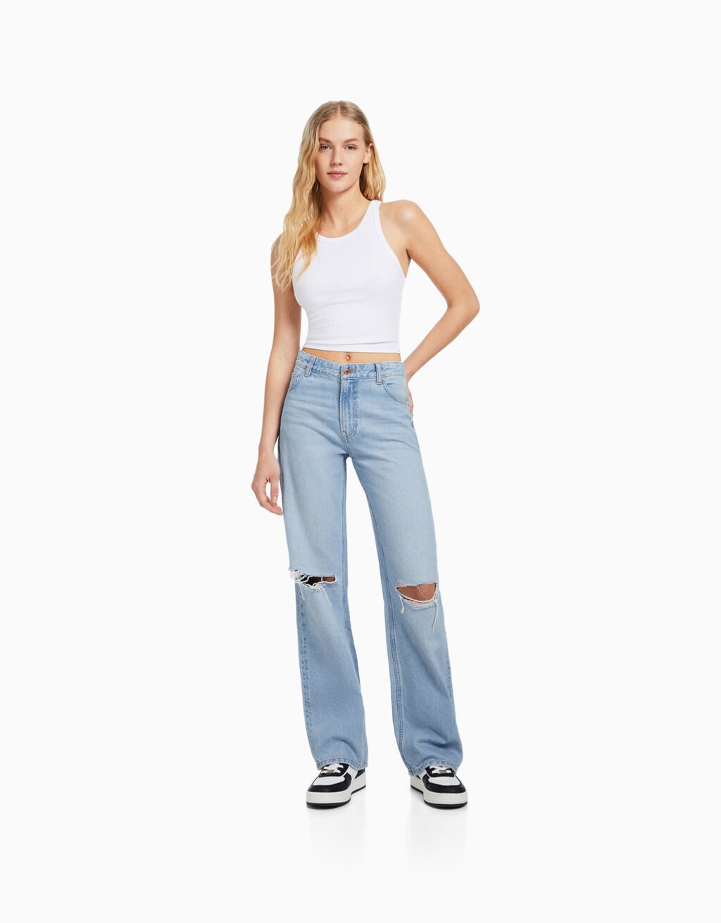Ripped wide-leg ’90s jeans