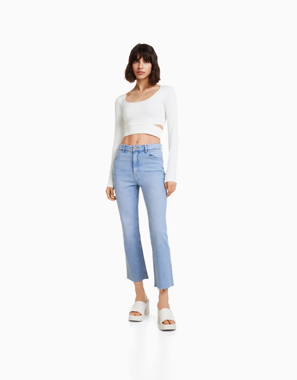 Cropped flared jeans - Woman | Bershka
