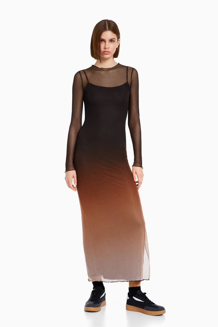 Длинное платье из полупрозрачной ткани с принтом