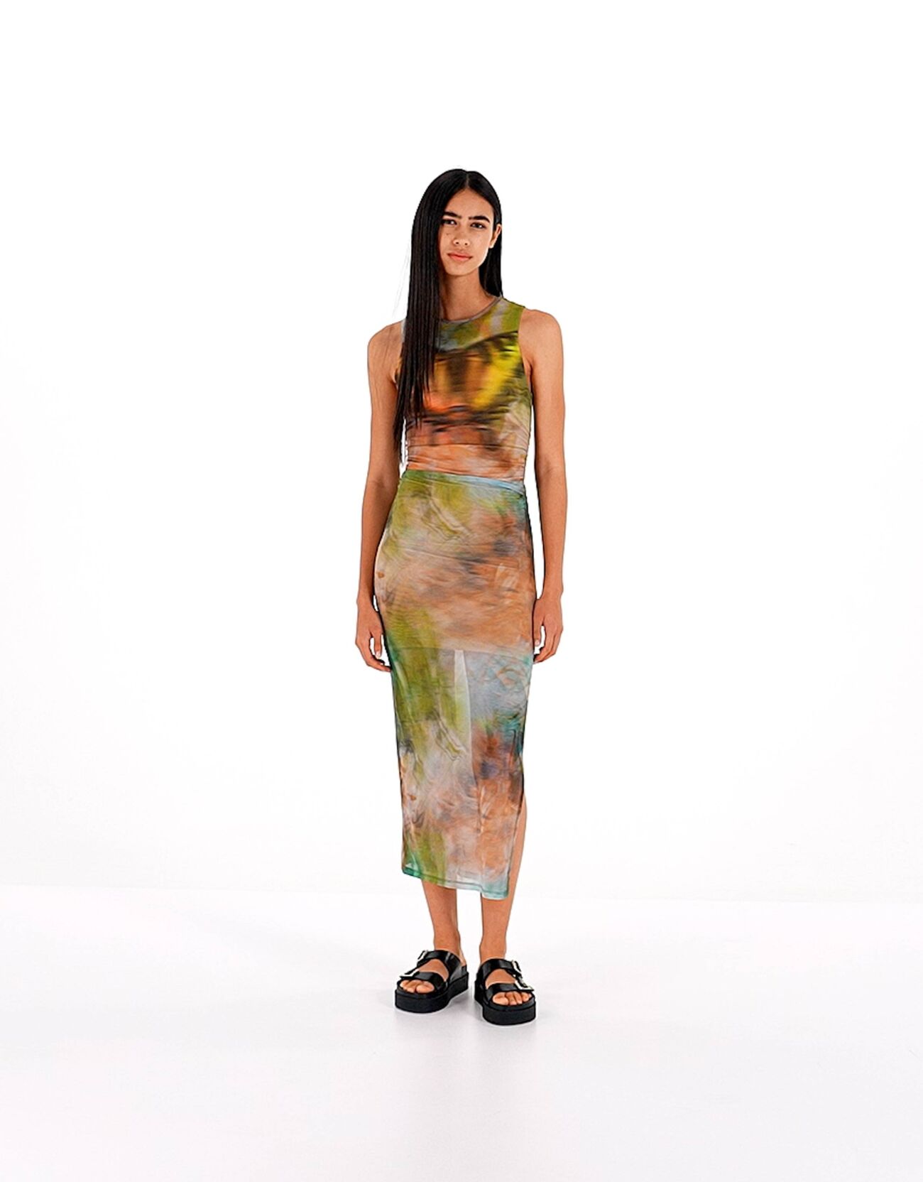Tiulowa sukienka średniej długości bez rękawów z nadrukiem - Sukienki -  Kolekcja damska | Bershka