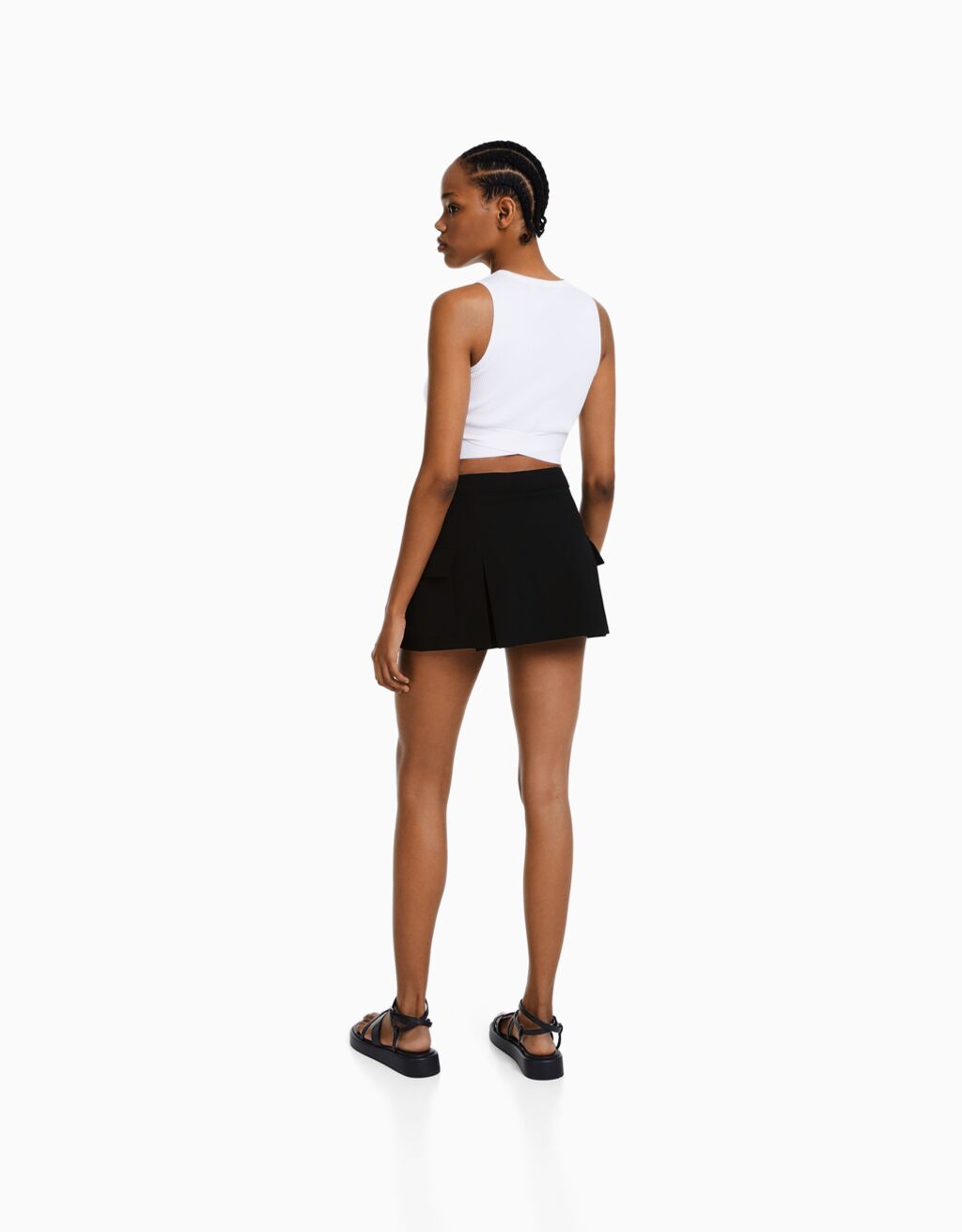 Tailored cargo mini skirt with pockets Woman Bershka