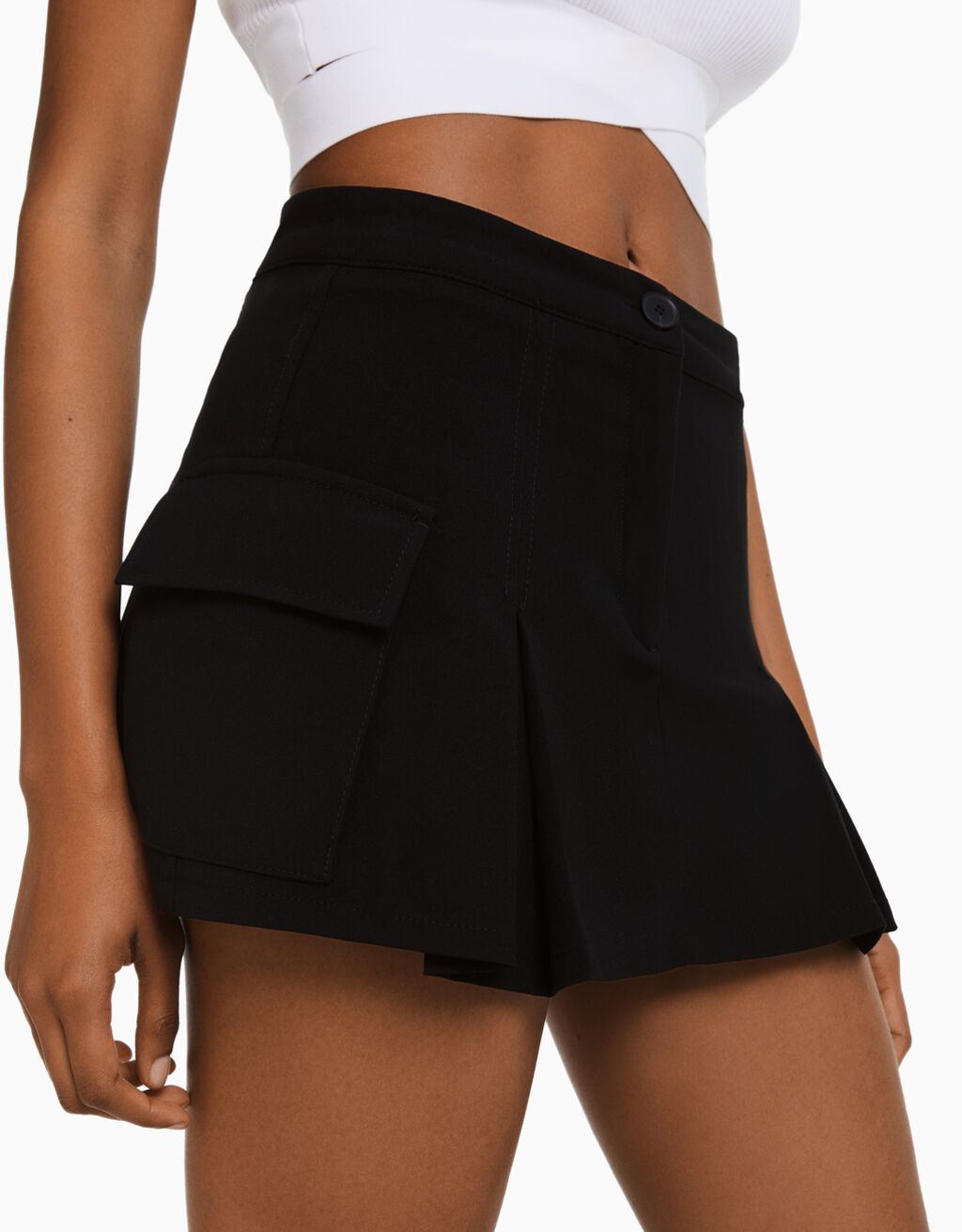 Tailored cargo mini skirt with pockets - Woman | Bershka