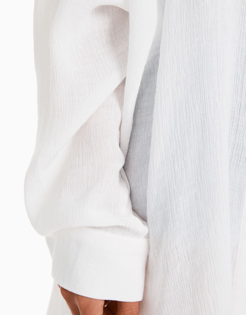 Long sleeve oversize crepe shirt - Women | Bershka