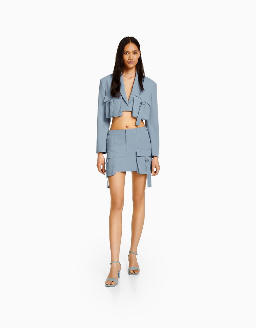 Cropped tailored blazer with pockets Woman Bershka
