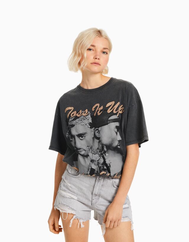 spreiding Groet Teleurgesteld Kortærmet T-shirt med Tupac-print - T-shirts - Dame | Bershka