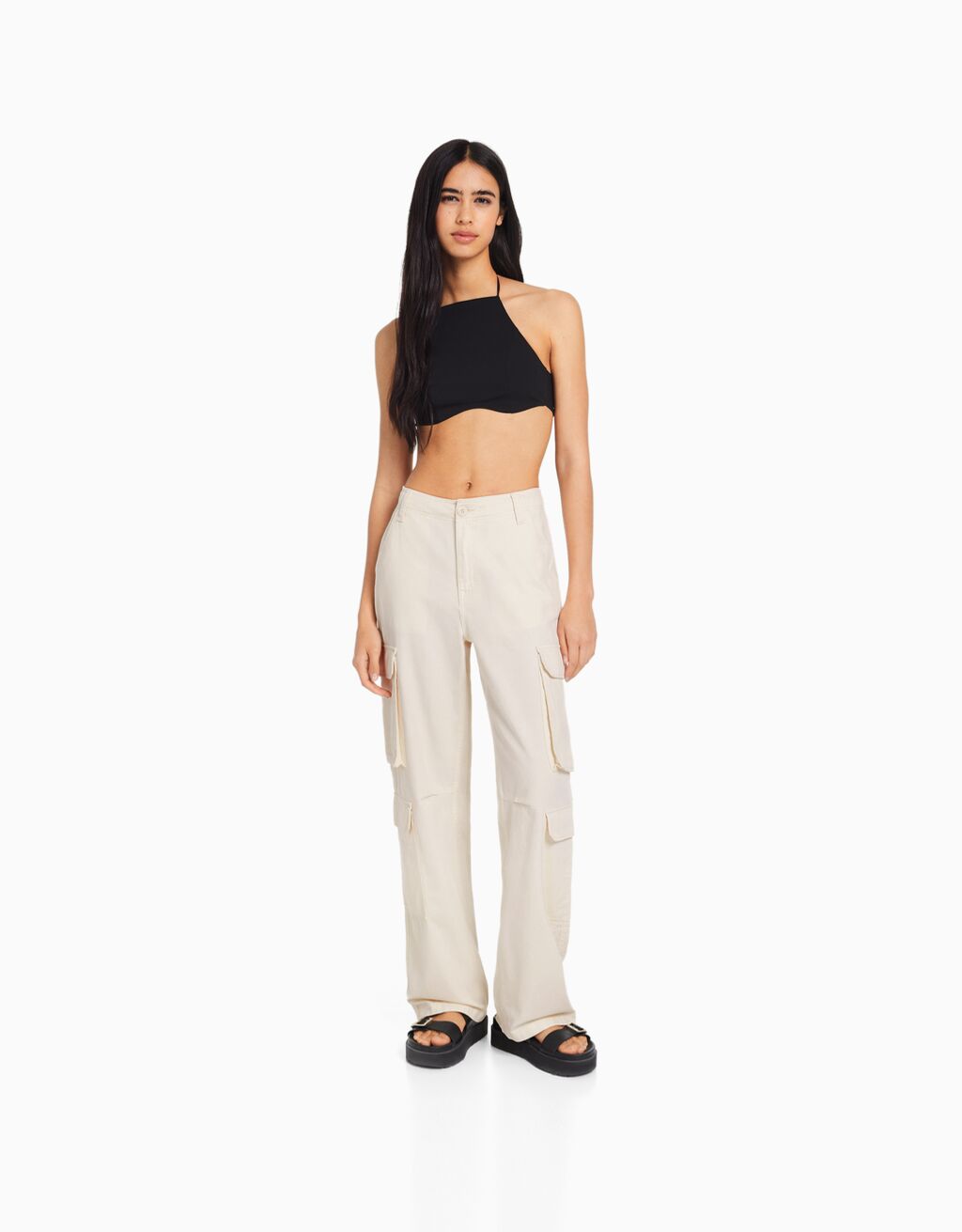 Adjustable multi-pocket twill cargo trousers - Woman | Bershka