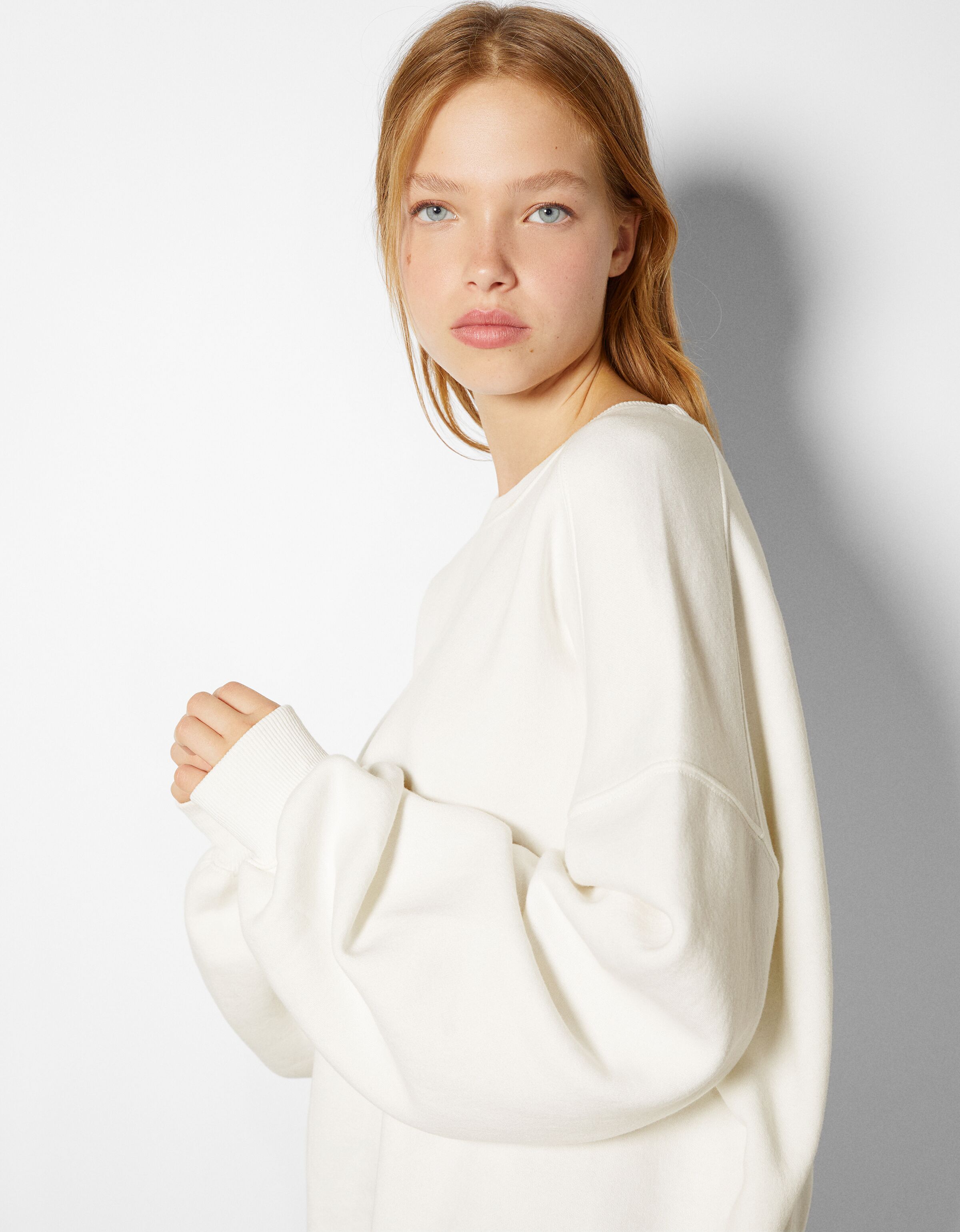 Oversize Crew Neck Sweatshirt - Women | Bershka