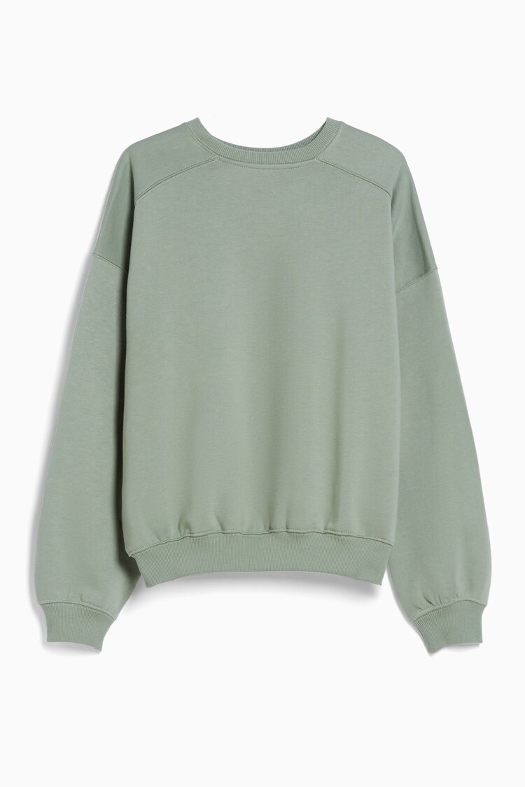 ‘Oversize’ stila džemperis ar apaļu kakla izgriezumu
