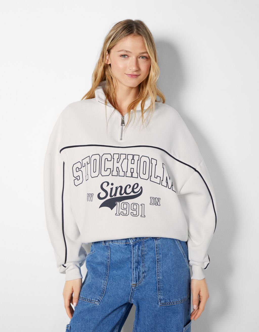 High neck zipper sweatshirt with print