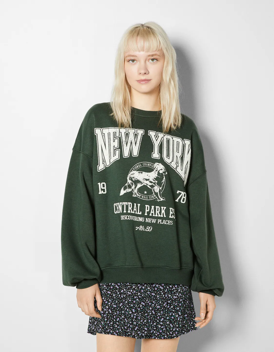 Per Zaailing Trunk bibliotheek Oversized printed sweatshirt - Sweatshirts and hoodies - Woman | Bershka