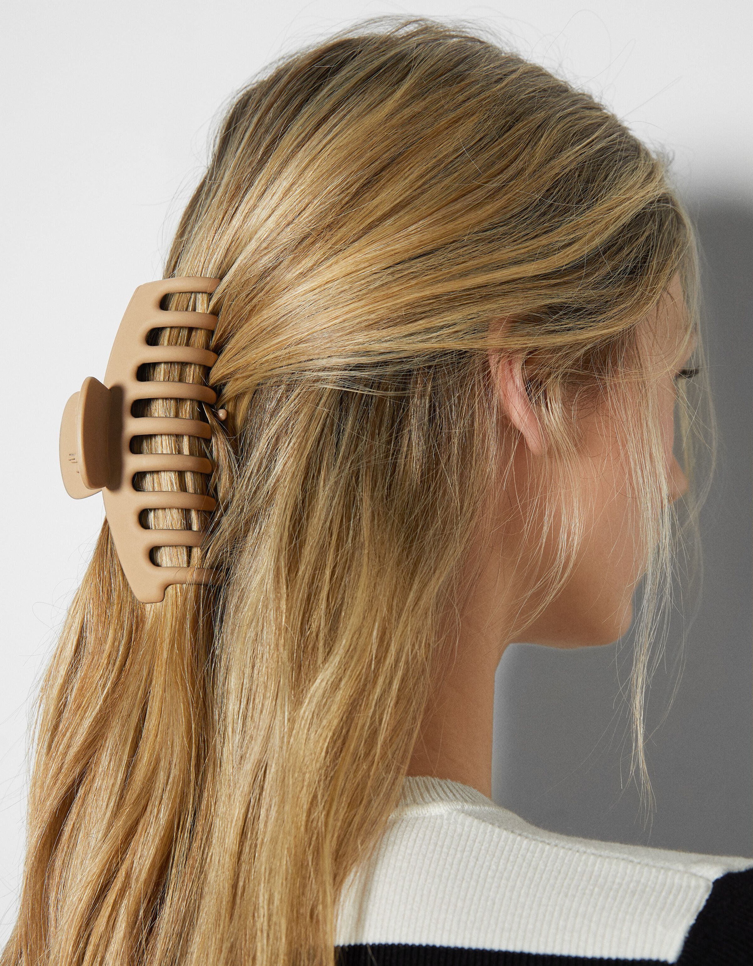 Buy Plain MultiColour Hair Clip Set for Women online  Looksgudin